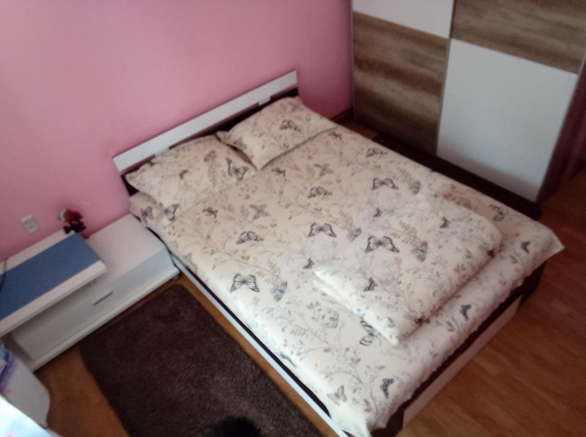 Apartament Alessia Orszowa Zewnętrze zdjęcie